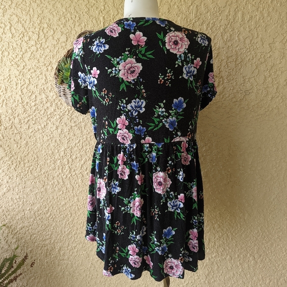 Torrid super knitted floral button down shirt size 3 - Picture 3 of 5